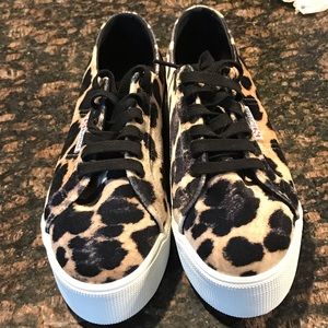 Leopard print platform sneakers